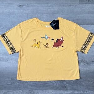 NWT DISNEY Lion King HAKUNA MATATA Graphic Yellow Cropped T Shirt Women’s Sz XL